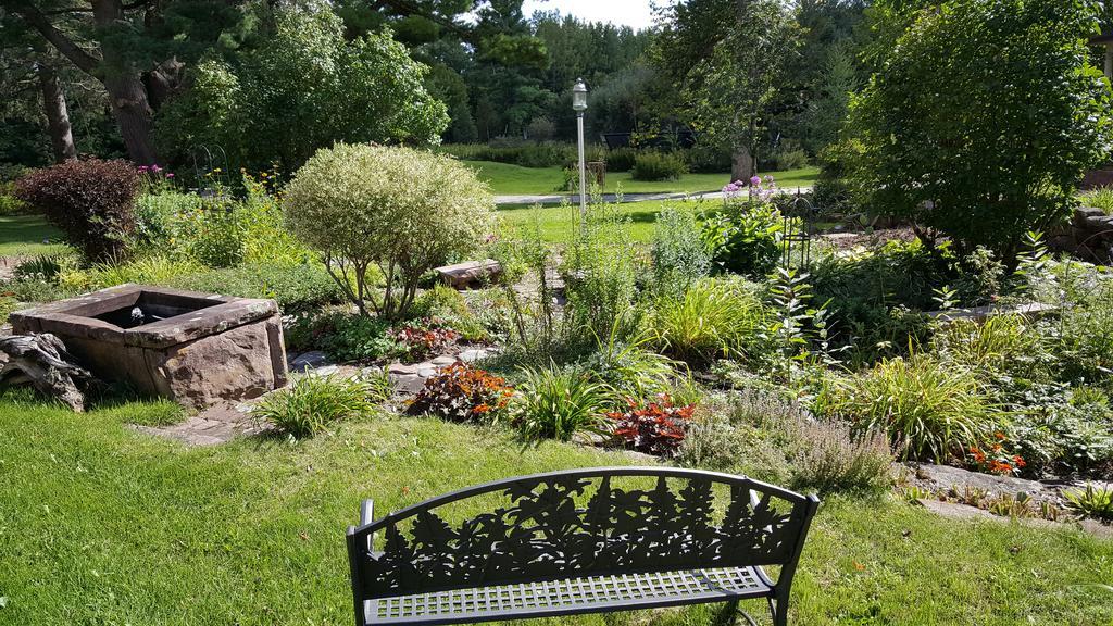 Pinehurst Inn Bed & Breakfast Bayfield Exteriör bild