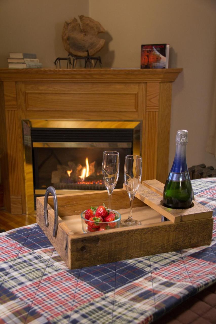 Pinehurst Inn Bed & Breakfast Bayfield Exteriör bild
