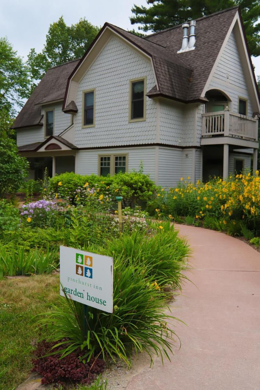 Pinehurst Inn Bed & Breakfast Bayfield Exteriör bild
