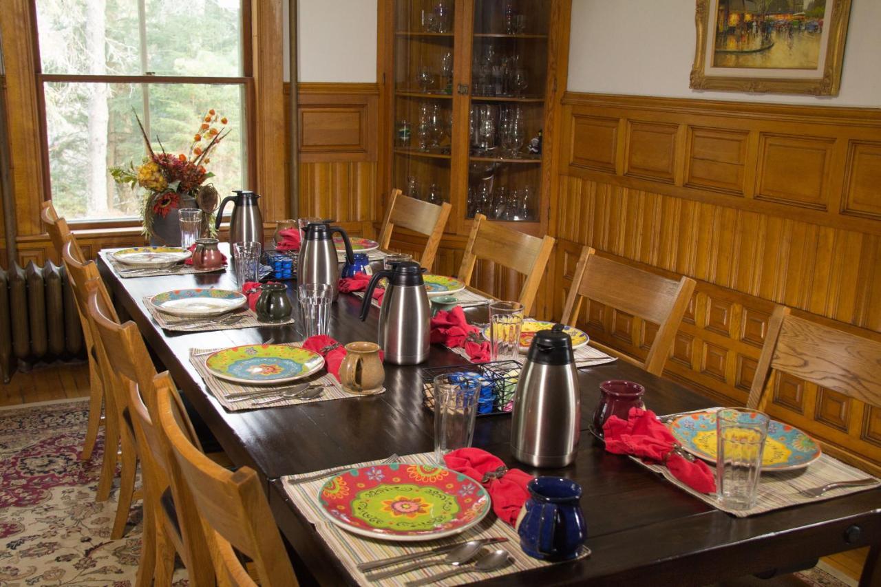 Pinehurst Inn Bed & Breakfast Bayfield Exteriör bild